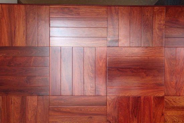 Sàn gỗ Hương Lào lát ô vuông