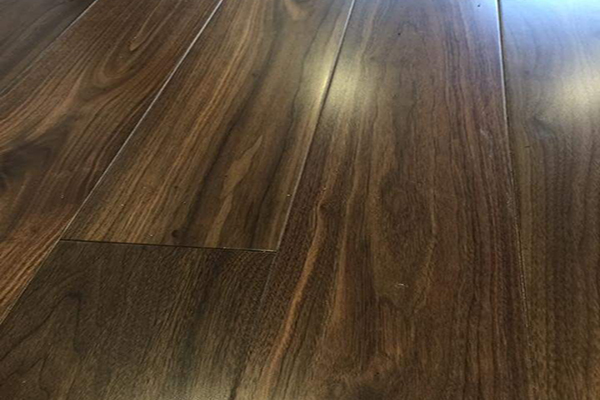 Sàn gỗ tự nhiên óc chó 1050x15mm